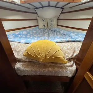 Experience Fantastique De Berce Par La Pres De Barcelona Bateau-hôtel Castelldefels